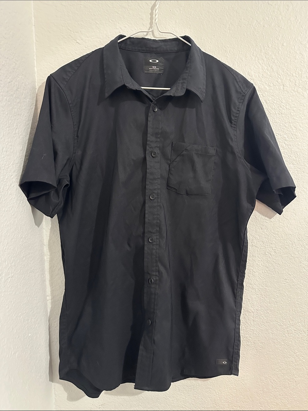 Oakley Men's Black Short-Sleeve Button-Down Shirt with Chest Pocket